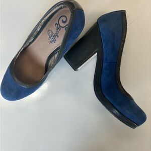 Seychelles Blue/gray patent blocked heels